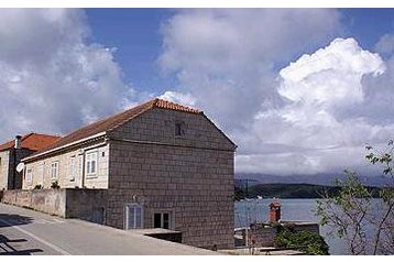 Croazia Privát Lumbarda, Esterno